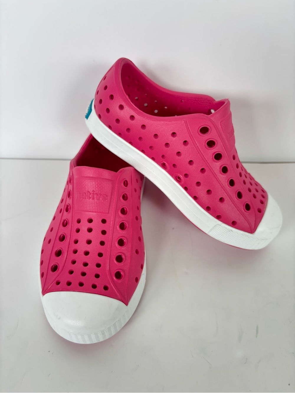 Native Kids Jefferson Pink Slip-On Water Friendly Sneakers size 8